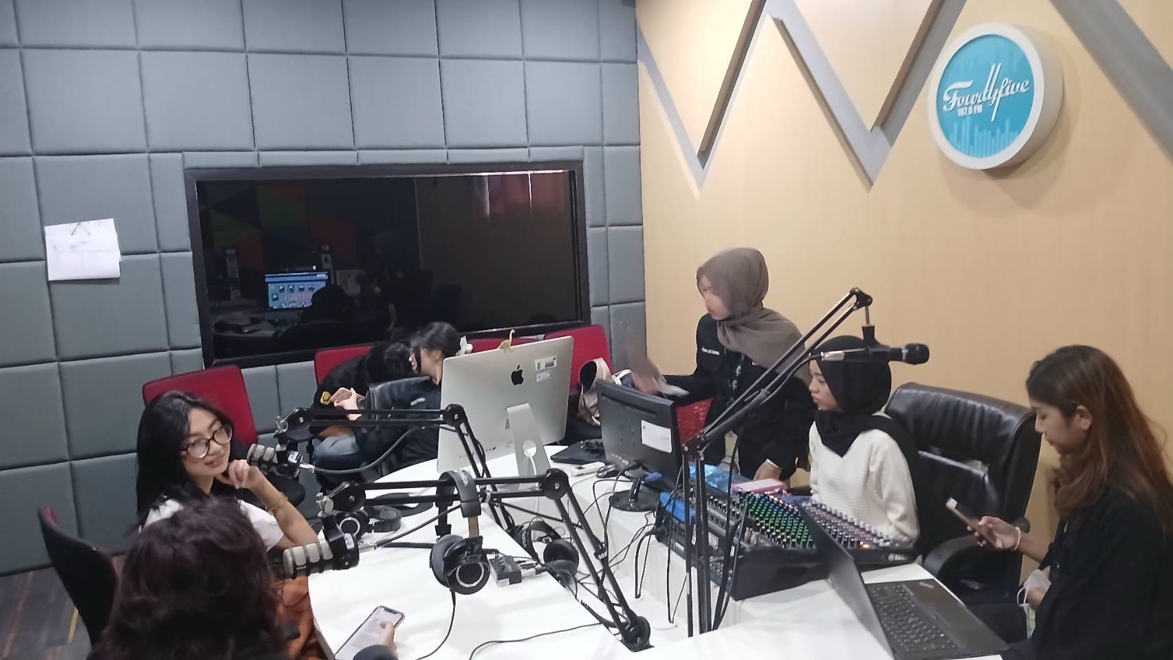 PRESS RELEASE SINDIRAN X “Eksplorasi Peran dalam Siaran Radio melalui SINDIRAN X”
