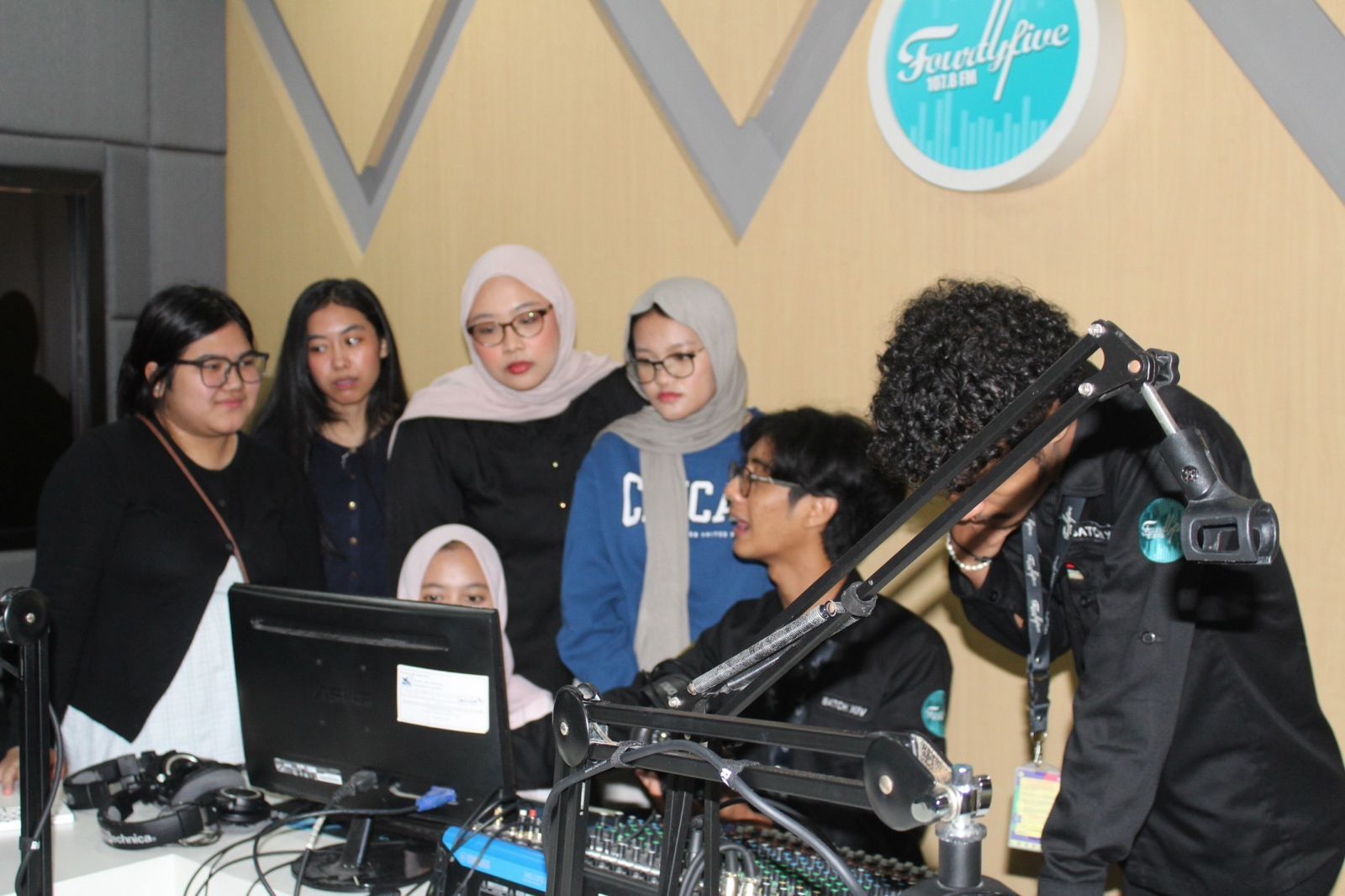 PRESS RELEASE PELATIHAN DASAR SIARAN FOURTYFIVE RADIO 2024/2025